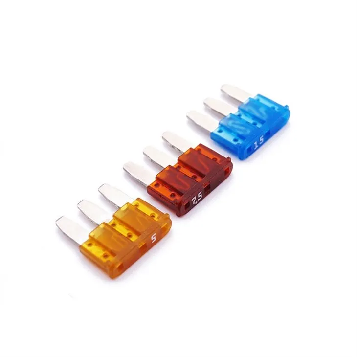 7.5 Amp Micro 3 Blade Fuse With 3 Legs
